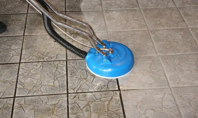 Nettoyage professionnel de tuiles et de céramique à domicile à Montréal et en Rive-Sud — Groupe Avril.